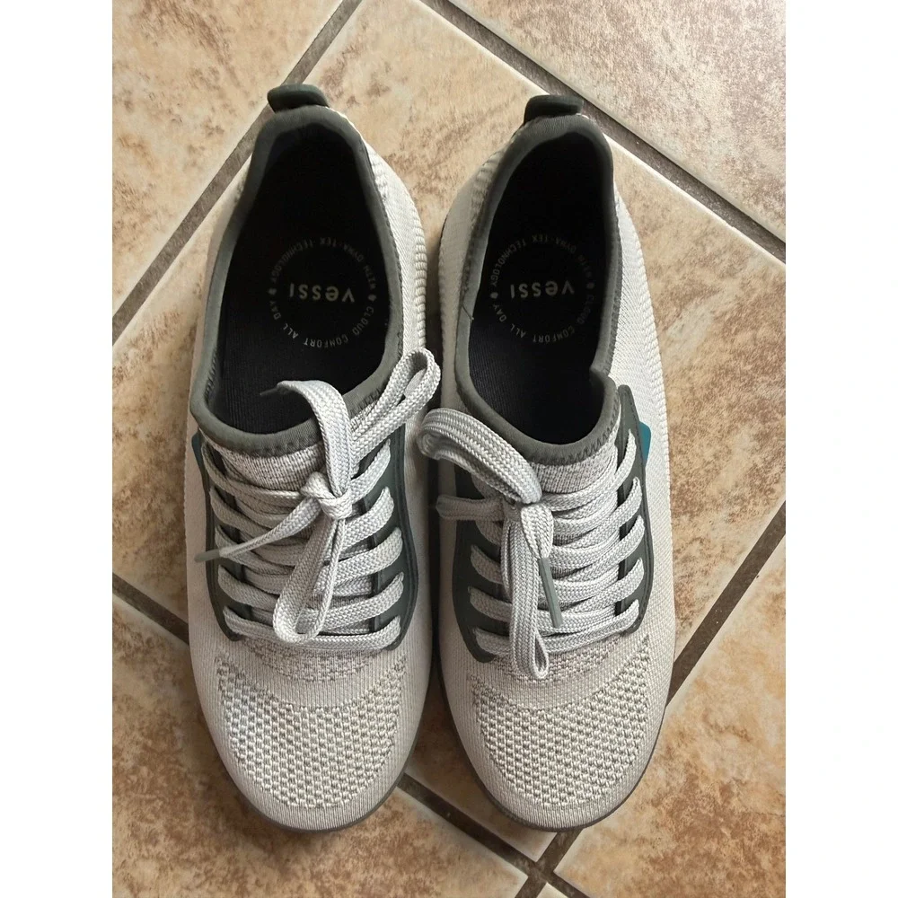 Vessi weekend sneaker